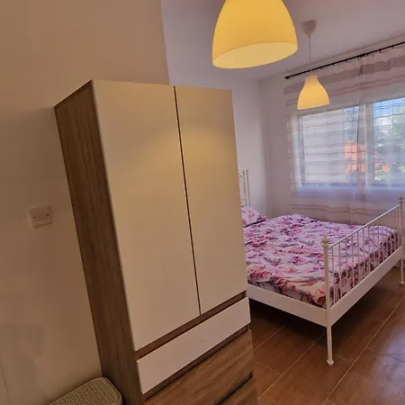 Entire Cozy 2 Bedrooms City-center B * Λάρνακα