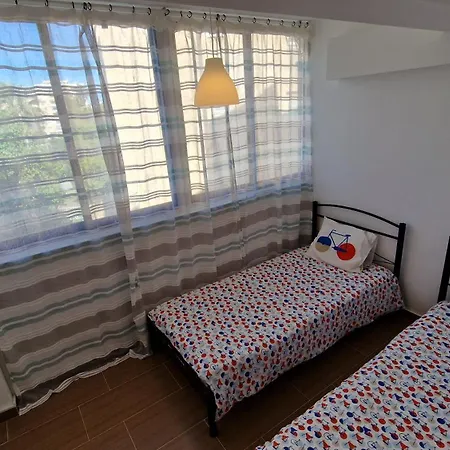 Entire Cozy 2 Bedrooms City-center B Apartment Larnaka